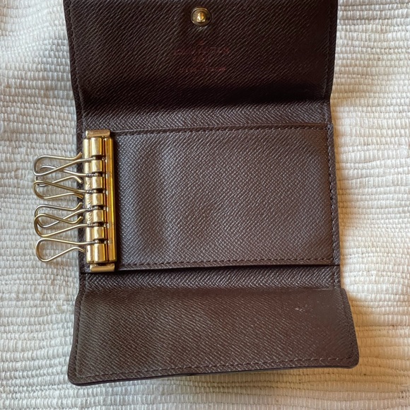 Louis Vuitton 6 key holder in Damier Ebene - Picture 2 of 9